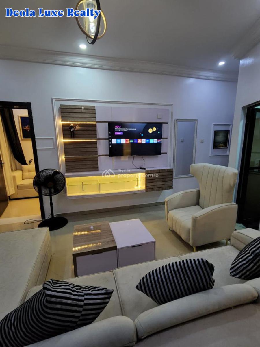 a Clean 1 Bedroom Fully Serviced Apartment Available, Lekki Phase 1 (2 Minutes From Imax), Lekki, Lagos, Flat / Apartment Short Let