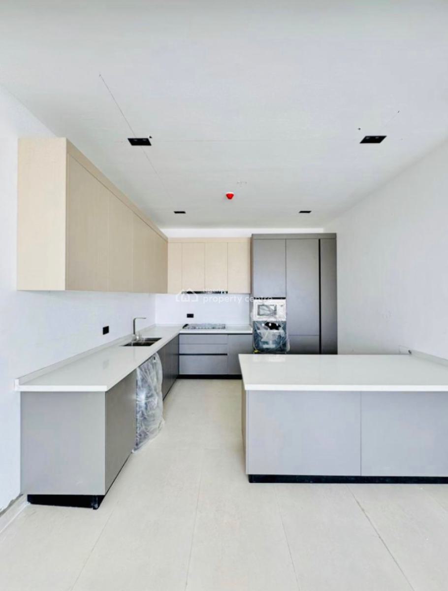 Luxury and Spacious 2 Bedroom Apartment with Elevator, Lekki Phase 1, Lekki, Lagos, Flat / Apartment for Sale