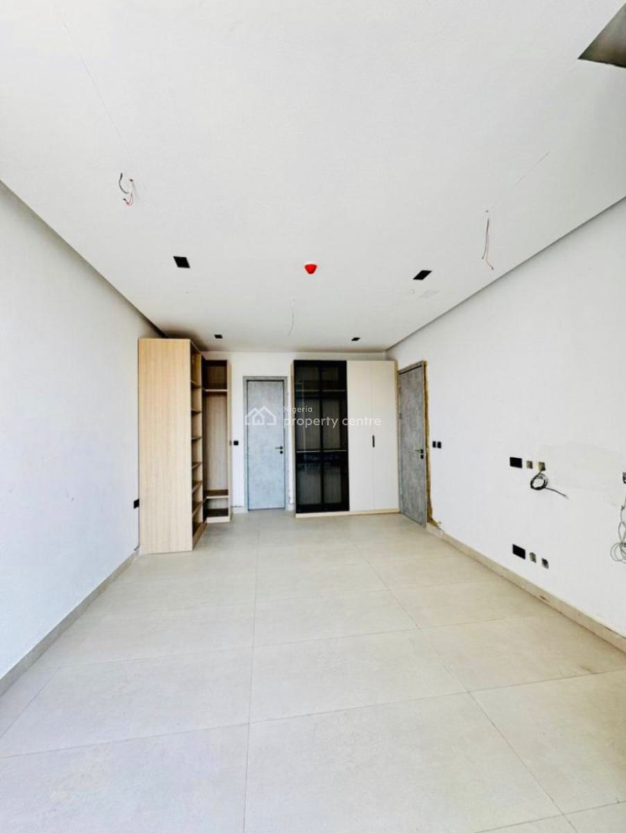 Luxury and Spacious 2 Bedroom Apartment with Elevator, Lekki Phase 1, Lekki, Lagos, Flat / Apartment for Sale