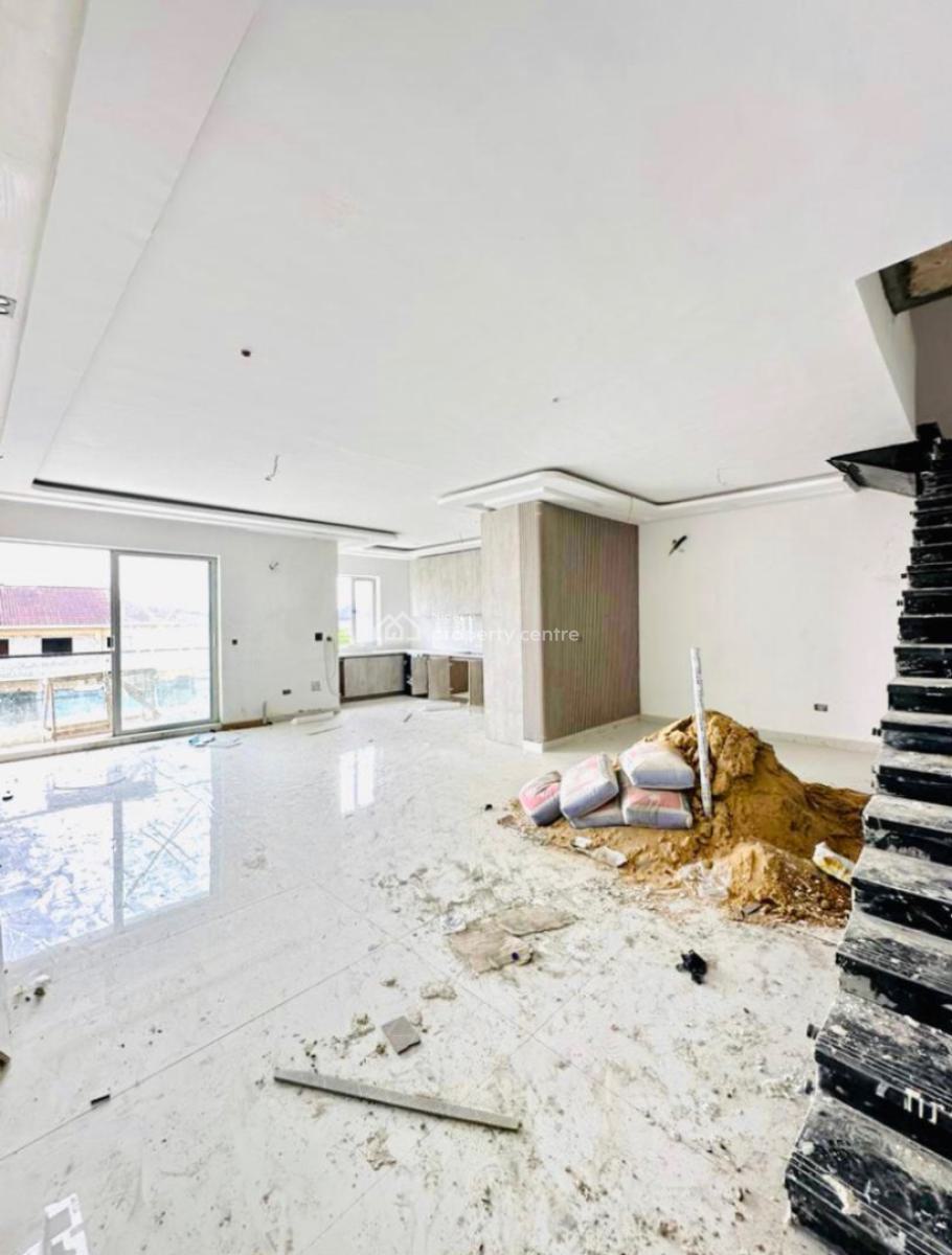 Luxurious 2 Bedroom Maisonette with Swimming Pool and Bq, Lekki Phase 1, Lekki, Lagos, Flat / Apartment for Sale