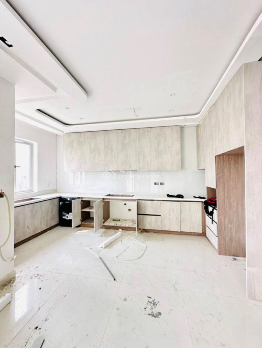 Luxurious 2 Bedroom Maisonette with Swimming Pool and Bq, Lekki Phase 1, Lekki, Lagos, Flat / Apartment for Sale