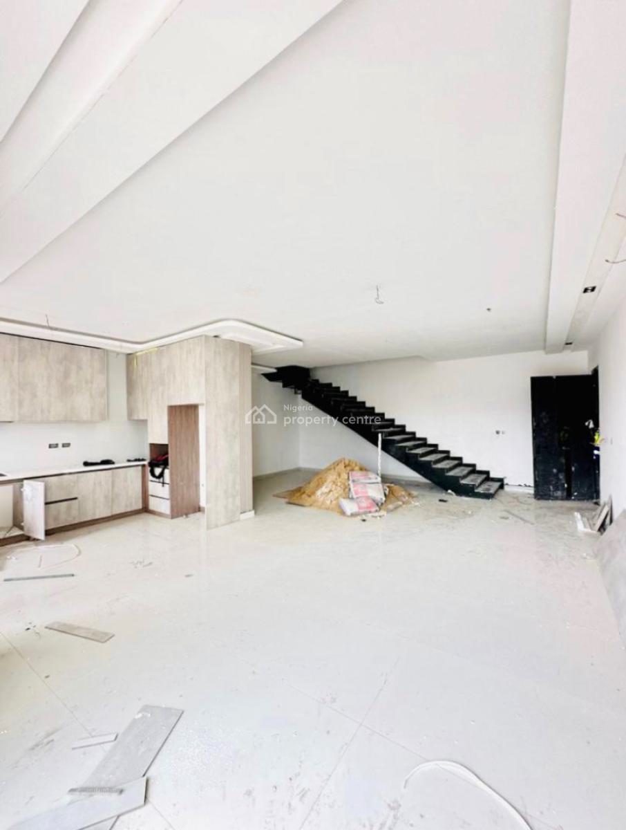 Luxurious 2 Bedroom Maisonette with Swimming Pool and Bq, Lekki Phase 1, Lekki, Lagos, Flat / Apartment for Sale