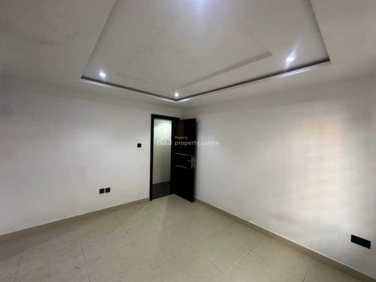 3 Bedroom with Bq, Lekki Phase 1, Lekki, Lagos, Flat / Apartment for Sale