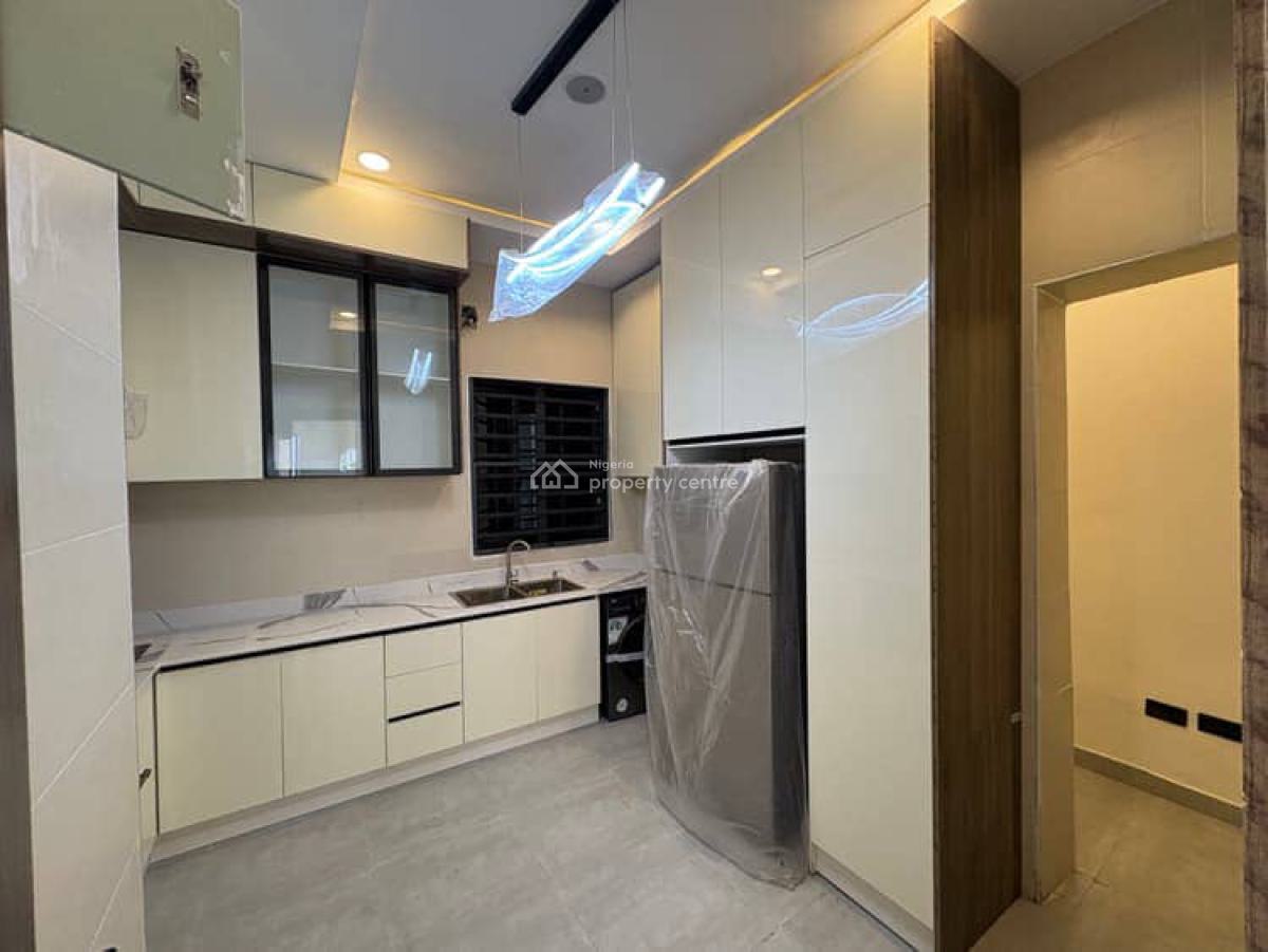 3 Bedroom Brand New, Lekki Phase 1, Lekki, Lagos, Flat / Apartment for Sale