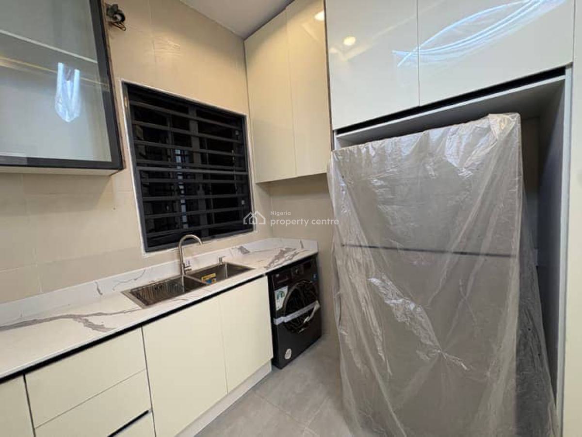 3 Bedroom Brand New, Lekki Phase 1, Lekki, Lagos, Flat / Apartment for Sale