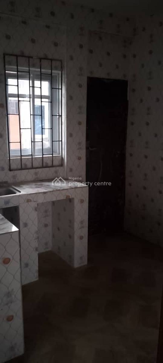 Well Renovated 2 Bed Room Flat at Jakande Estate Isolo, Jakande Estate Isolo Lagos, Oke Afa, Isolo, Lagos, Flat / Apartment for Sale