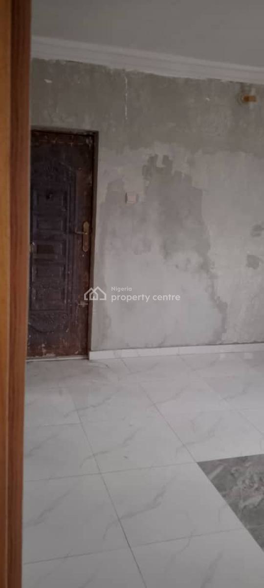 Well Renovated 2 Bed Room Flat at Jakande Estate Isolo, Jakande Estate Isolo Lagos, Oke Afa, Isolo, Lagos, Flat / Apartment for Sale