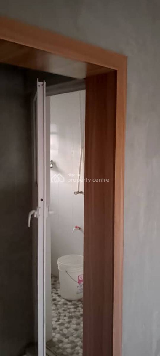 Well Renovated 2 Bed Room Flat at Jakande Estate Isolo, Jakande Estate Isolo Lagos, Oke Afa, Isolo, Lagos, Flat / Apartment for Sale