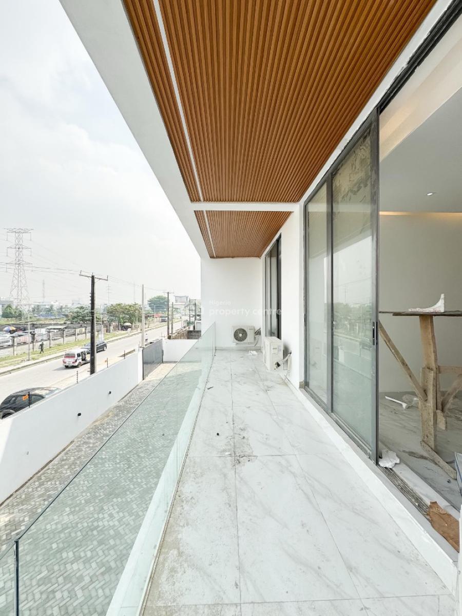 Lovely 2 Bedroom Apartment with Bq, Lekki Phase 1, Lekki Phase 1, Lekki, Lagos, Block of Flats for Sale