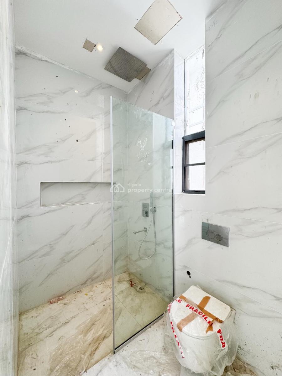 Lovely 2 Bedroom Apartment with Bq, Lekki Phase 1, Lekki Phase 1, Lekki, Lagos, Block of Flats for Sale