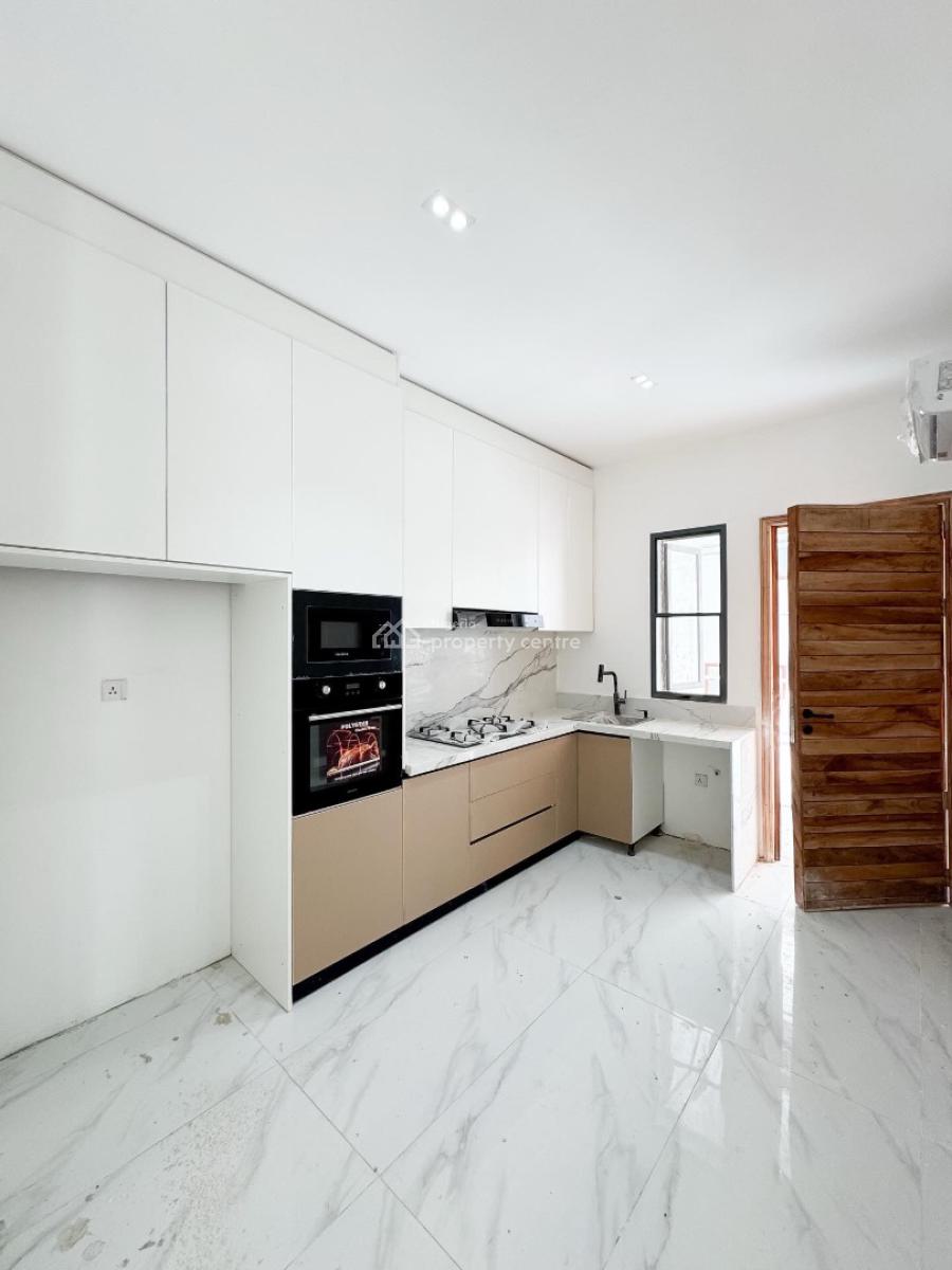 Lovely 2 Bedroom Apartment with Bq, Lekki Phase 1, Lekki Phase 1, Lekki, Lagos, Block of Flats for Sale