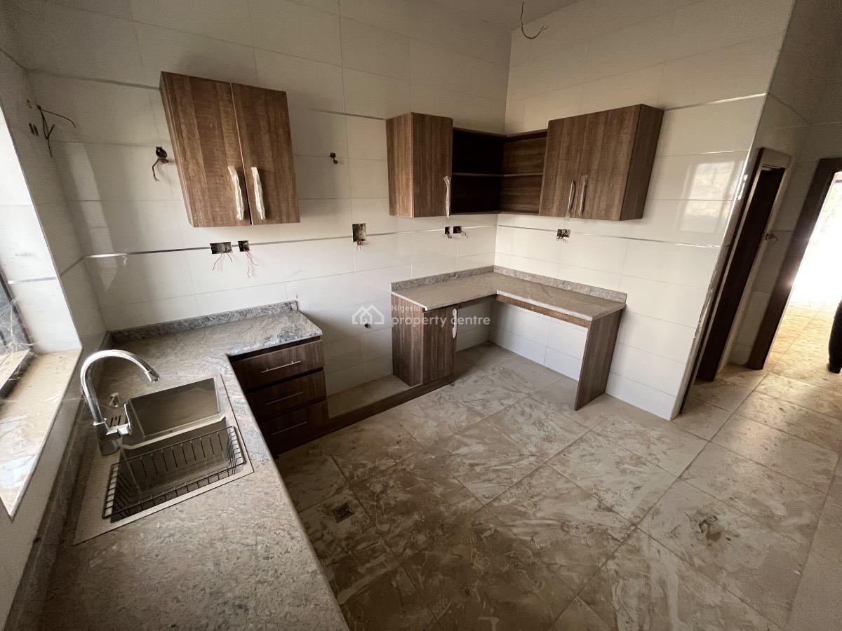 5 Bedroom Terrace Duplex + Bq, Guzape District, Abuja, Terraced Duplex for Sale