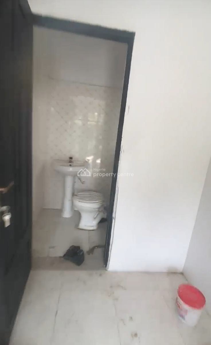 Upstairs 2: Bedroom Apartment {video}, Thomas Estate, Ajah, Lagos, Flat / Apartment for Rent