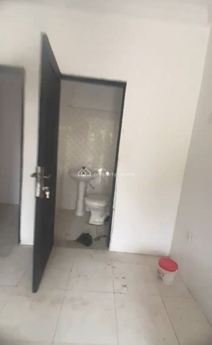 Upstairs 2: Bedroom Apartment {video}, Thomas Estate, Ajah, Lagos, Flat / Apartment for Rent