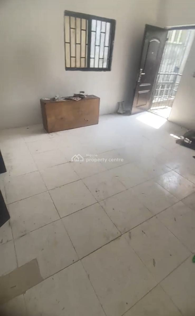 Upstairs 2: Bedroom Apartment {video}, Thomas Estate, Ajah, Lagos, Flat / Apartment for Rent