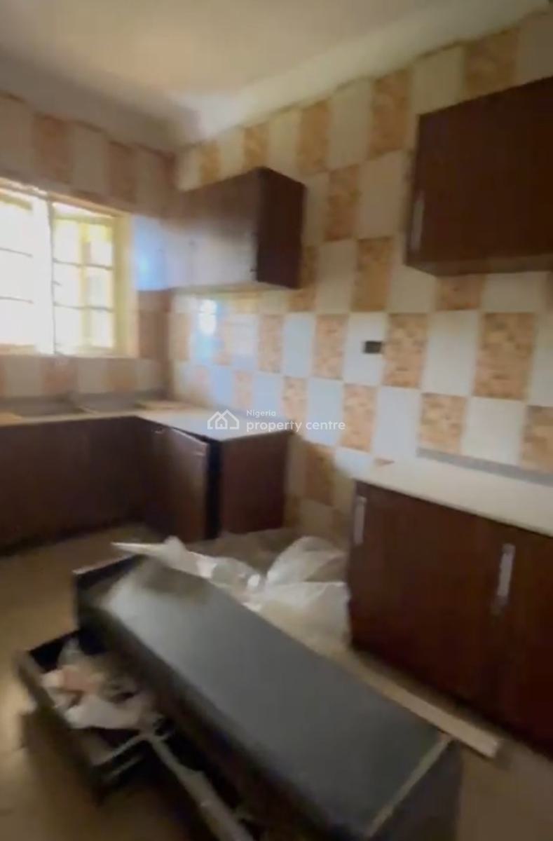 Standard 3 Bedroom Apartment, Apo Legislative Quarters, Zone E, Apo, Abuja, Flat / Apartment for Rent