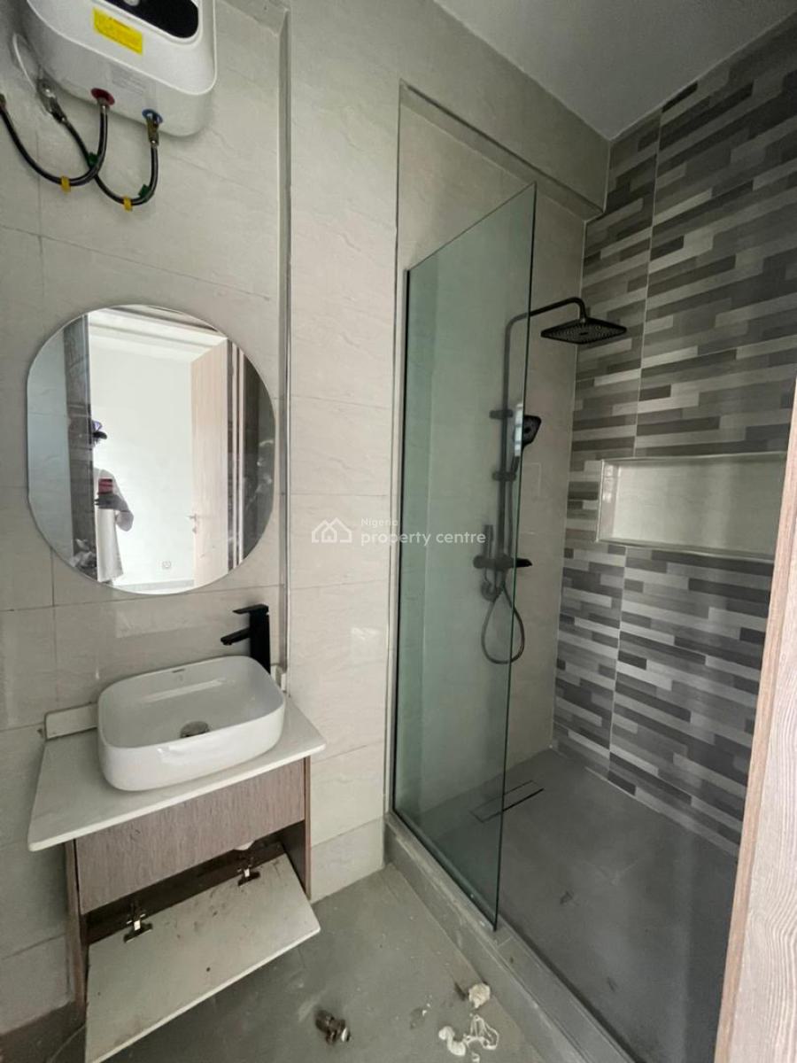 3 Bedroom Apartment with Gym and Elevator, Right Hand Side, Lekki, Lagos, Flat / Apartment for Rent