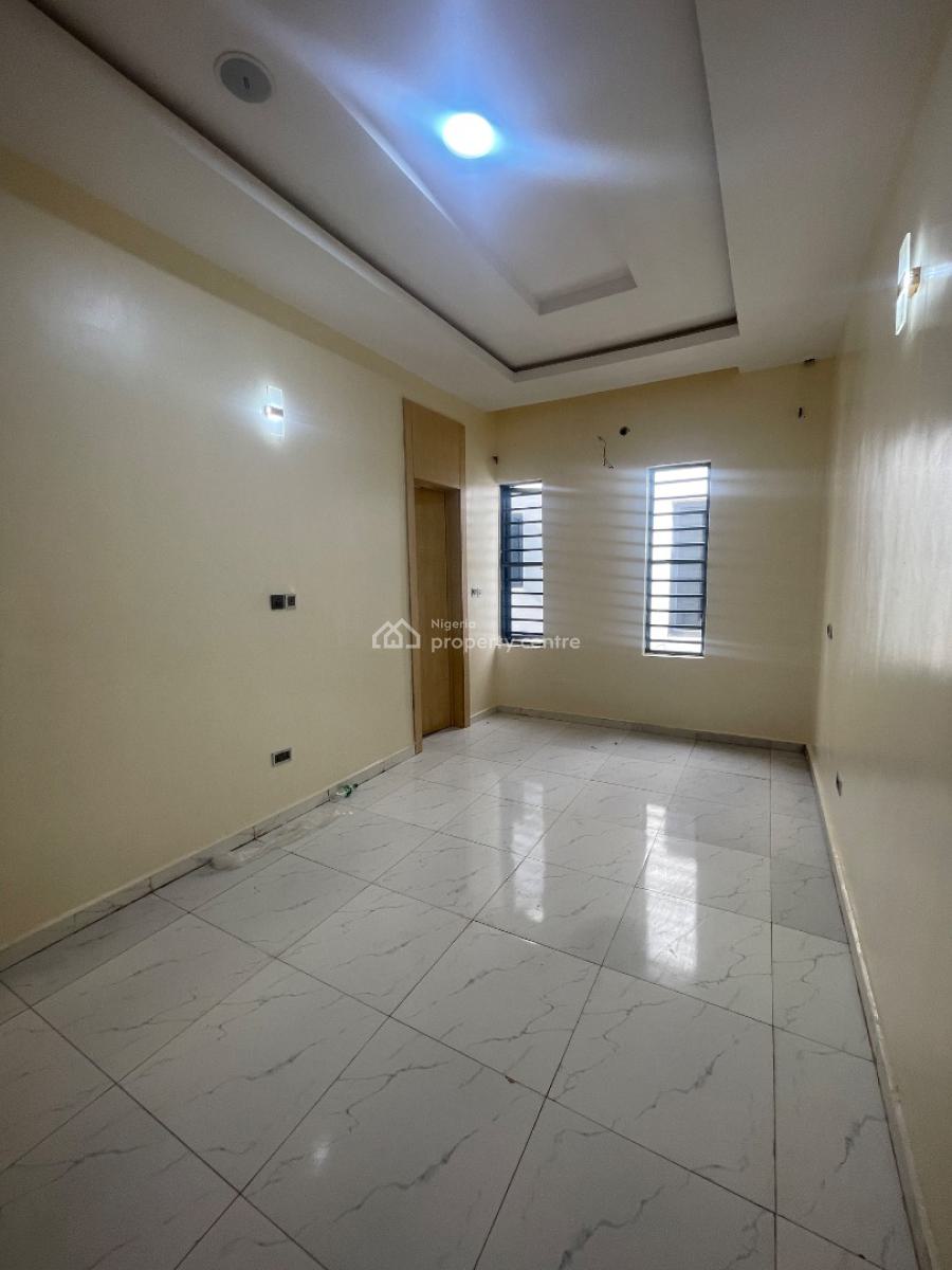 Standard & Massive Semi Master Single Room in a Duplex. Shared Apartment, Ikota, Lekki, Lagos, Self Contain (single Rooms) for Rent