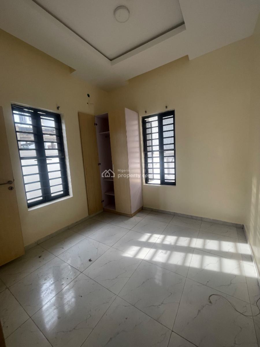 Standard & Massive Semi Master Single Room in a Duplex. Shared Apartment, Ikota, Lekki, Lagos, Self Contain (single Rooms) for Rent