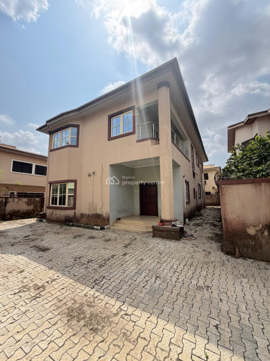 Distress 5 Bedroom Fully Detached with a Demolishable Structure, Gra Phase 2, Magodo, Lagos, Detached Duplex for Sale