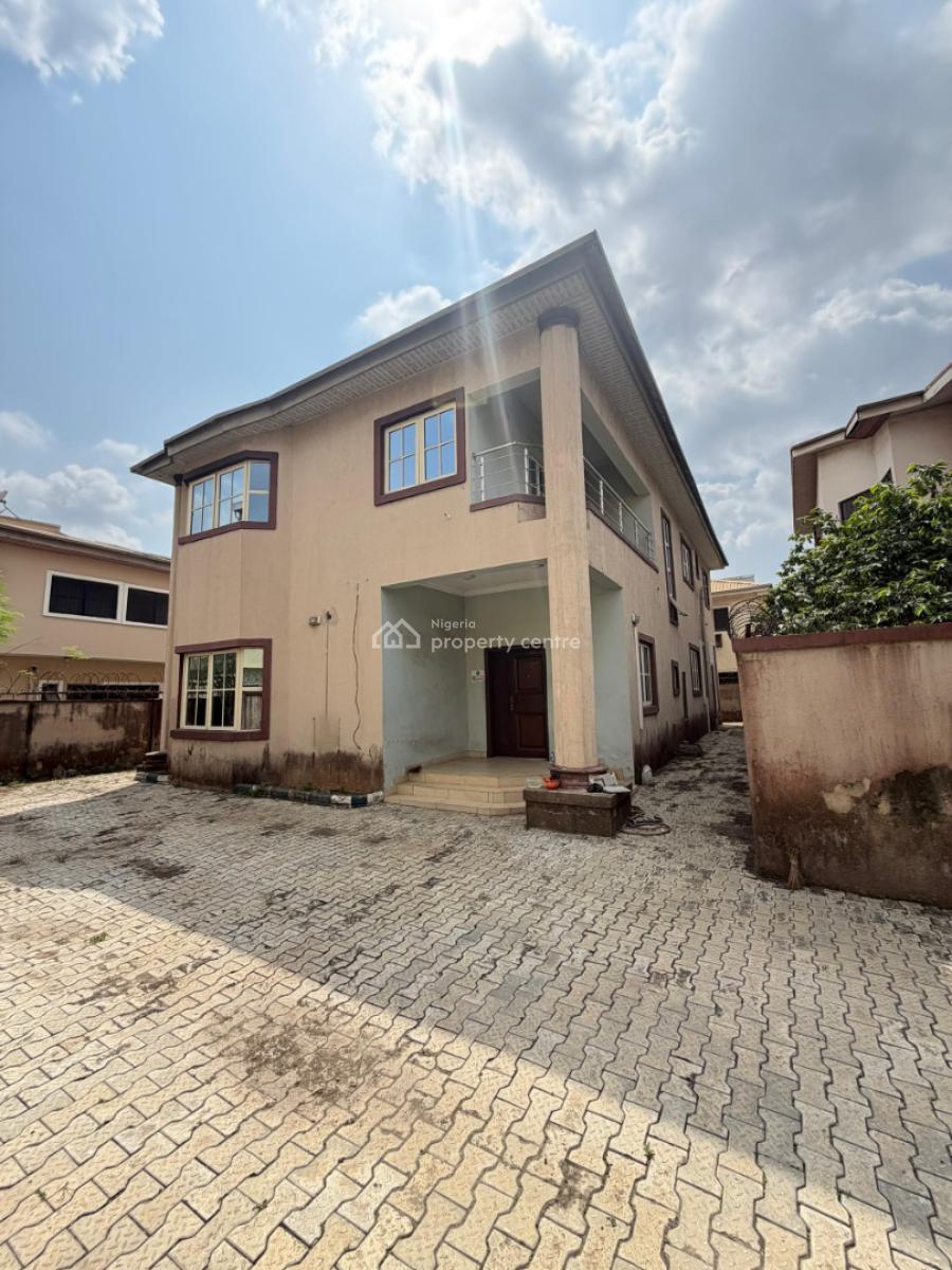 Distress 5 Bedroom Fully Detached with a Demolishable Structure, Gra Phase 2, Magodo, Lagos, Detached Duplex for Sale
