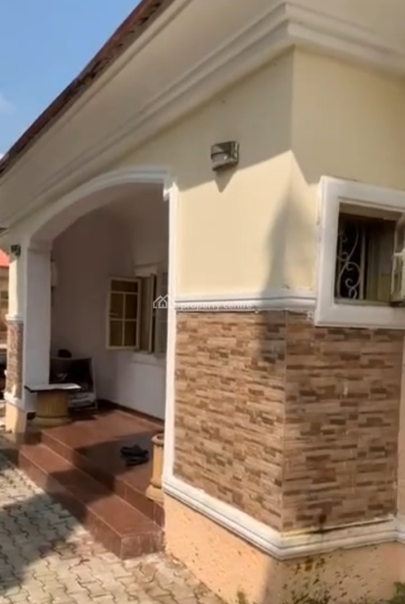 Spacious 3 Bedroom Bungalow with 2 Bqs, By Von, Lugbe District, Abuja, Detached Bungalow for Sale