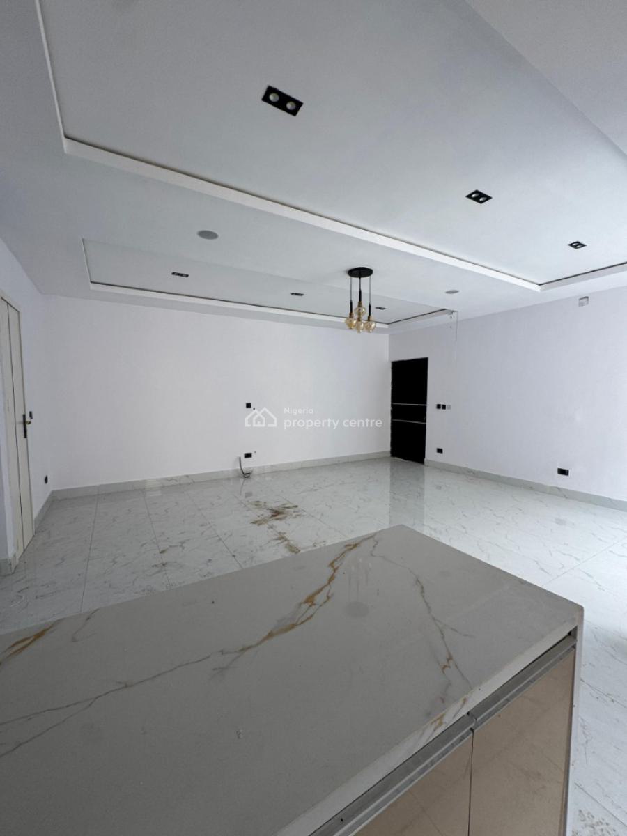 Investment Worthy 2 Bedroom Apartment  with Elevator,gym House, Lekki Phase 1, Lekki, Lagos, Block of Flats for Sale