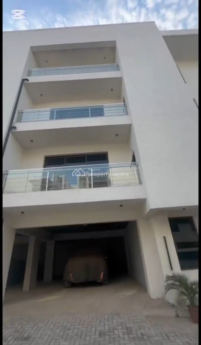 5 Bedrooms Semi Detached Duplex with Bq, Guzape District, Abuja, Semi-detached Duplex for Sale