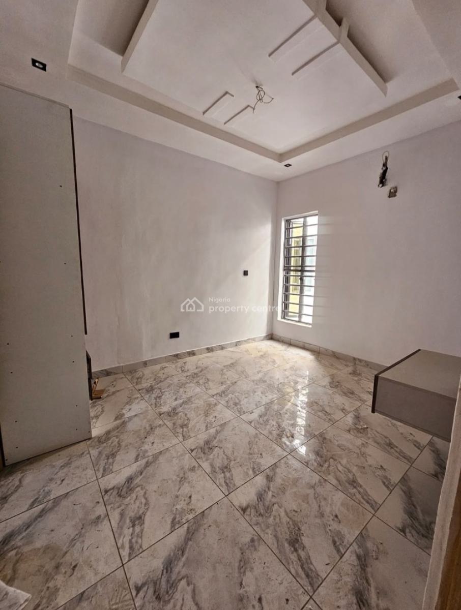 Serviced 2 Bedroom En-suite Flat with Fitted Kitchen, Cooker, Heat Extractor, Ikate, Lekki, Lagos, Flat / Apartment for Rent