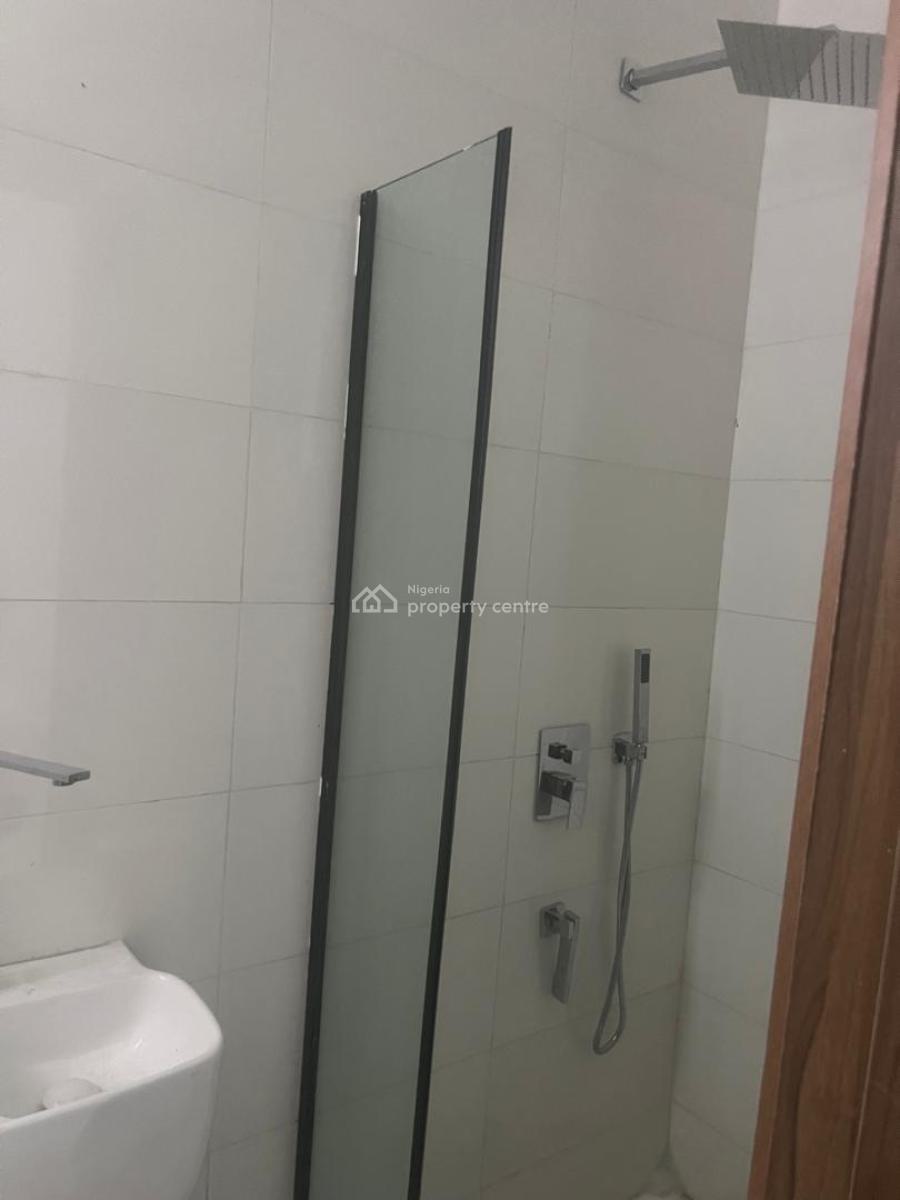 Newly Built 1 Bedroom Apartment with Swimming Pool, Elevator & Gym., Lekki Phase 1, Lekki, Lagos, Flat / Apartment for Sale