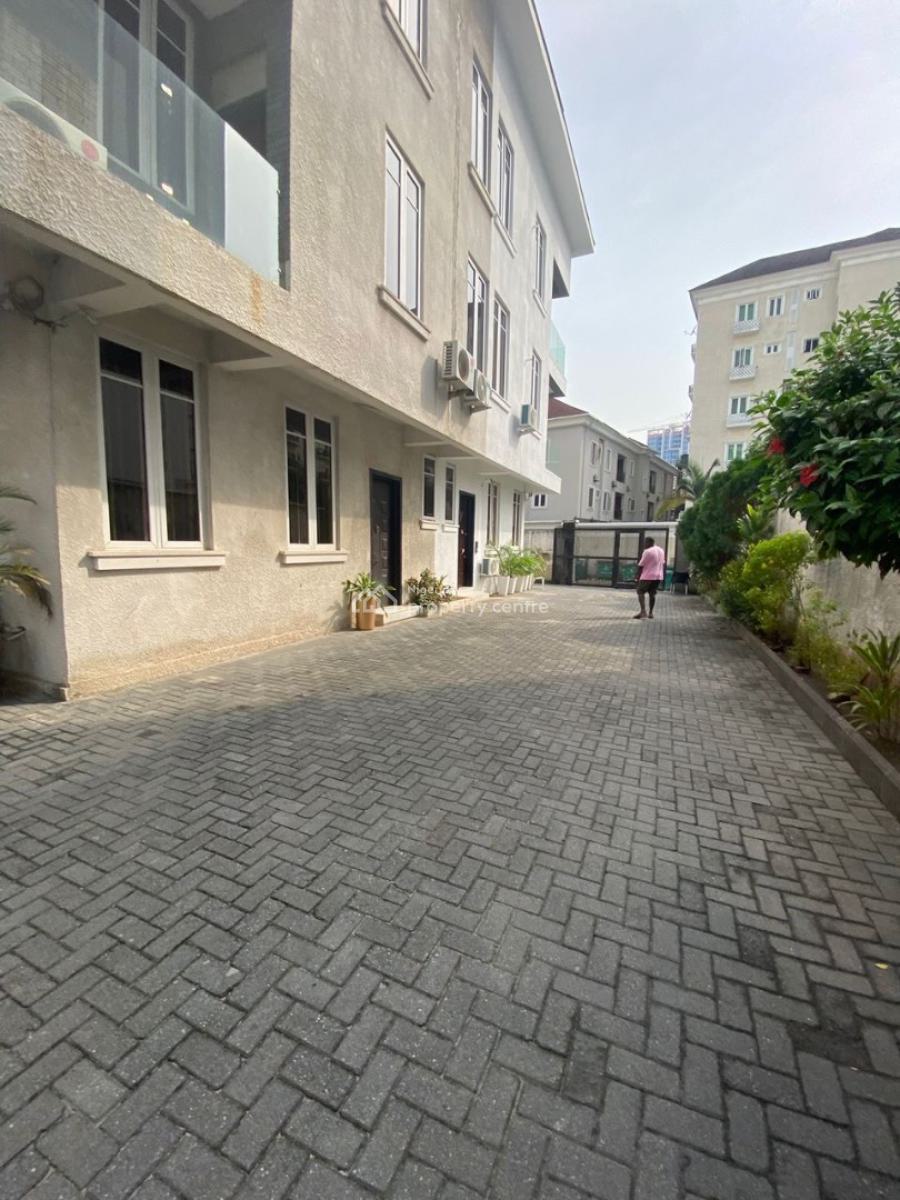 3 Bedrooms Semi-detached House with Bq, Parkview Estate, Ikoyi, Lagos, Semi-detached Duplex for Rent