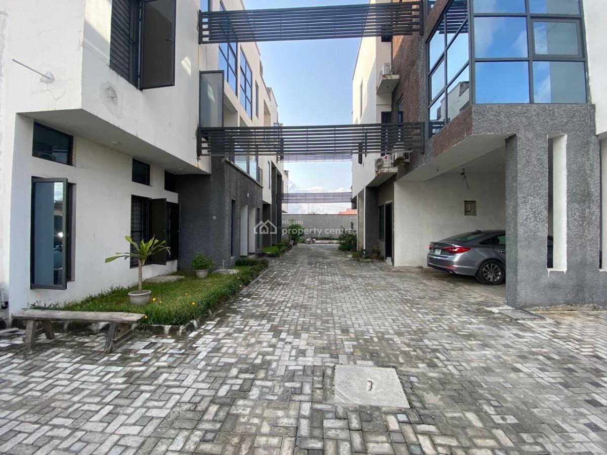 3 Bedroom Terrace + Bq, Lekki Phase 1, Lekki, Lagos, Terraced Duplex for Rent