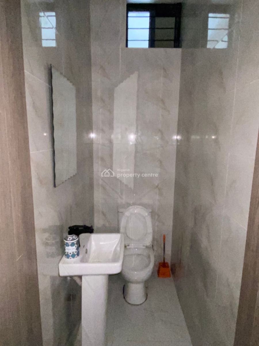 3 Bedroom Terrace + Bq, Lekki Phase 1, Lekki, Lagos, Terraced Duplex for Rent