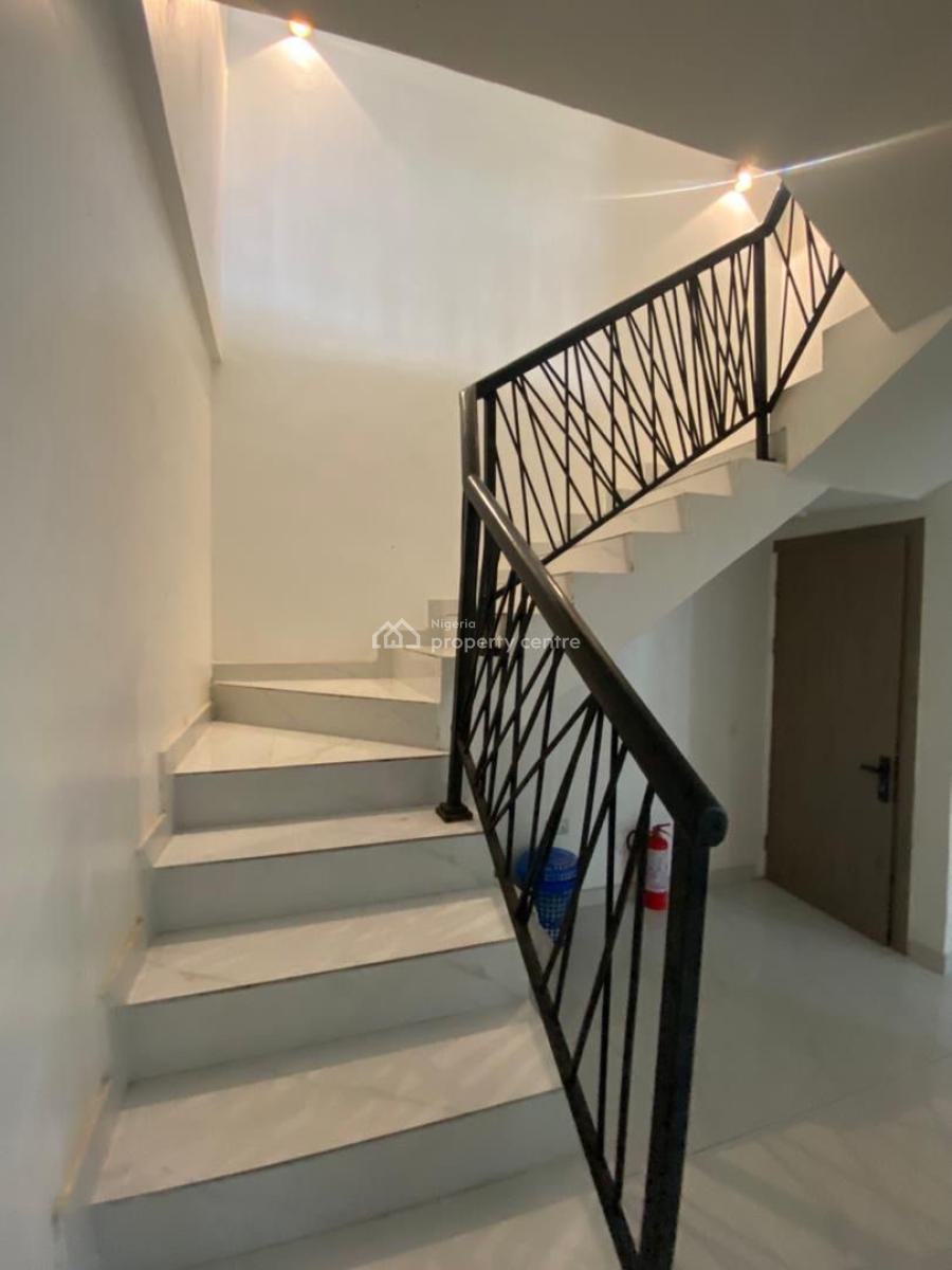 3 Bedroom Terrace + Bq, Lekki Phase 1, Lekki, Lagos, Terraced Duplex for Rent