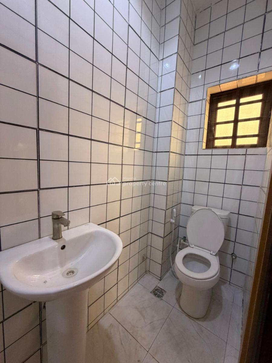 Exquisitely Built 2 Bedroom Apartment, Alimosho, Lagos, Block of Flats for Sale