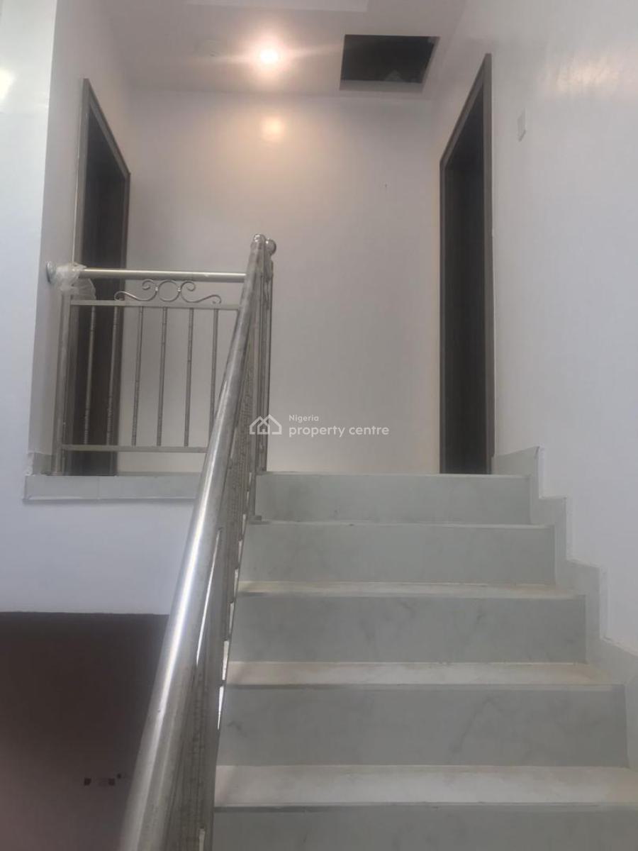 a Nicely Built 5 Bedroom Duplex in a Secured Area, Iyaganku, Ibadan, Oyo, Terraced Duplex for Sale