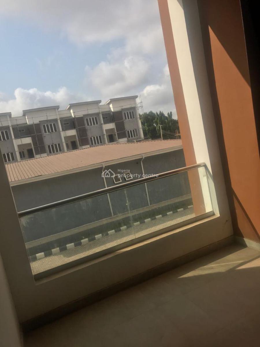 a Nicely Built 5 Bedroom Duplex in a Secured Area, Iyaganku, Ibadan, Oyo, Terraced Duplex for Sale