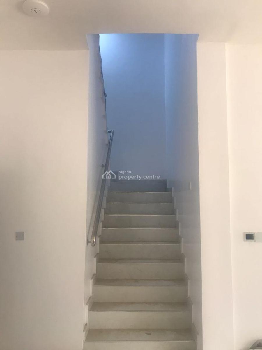 a Nicely Built 5 Bedroom Duplex in a Secured Area, Iyaganku, Ibadan, Oyo, Terraced Duplex for Sale