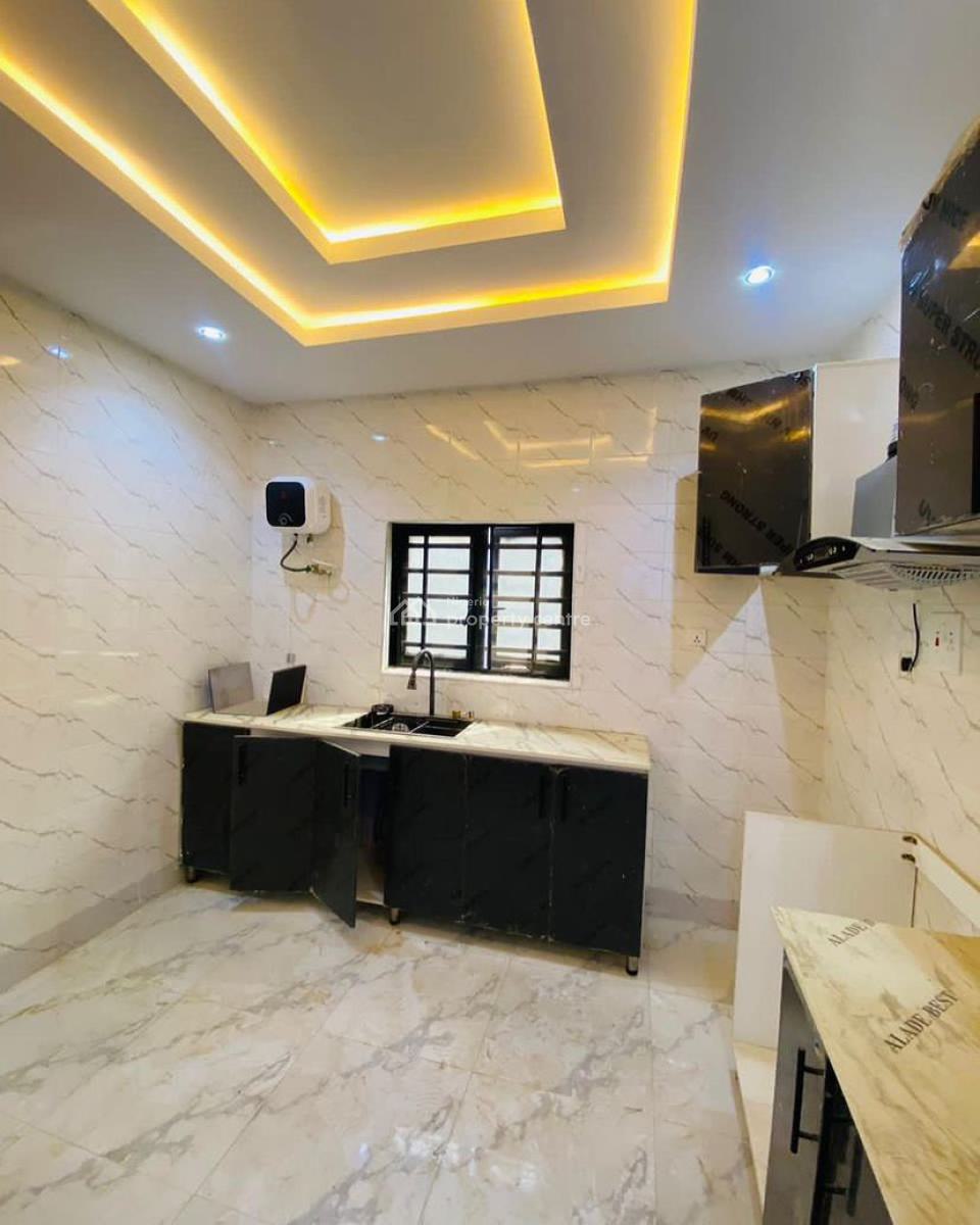 4-bedroom Terraced Duplex, Kolapo Ishola Gra, Akobo, Ibadan, Oyo, Terraced Duplex for Sale