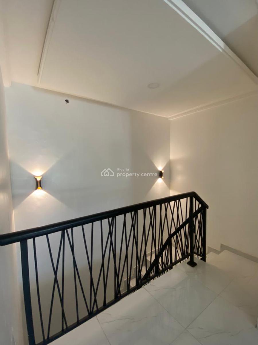 Luxury 3 Bedrooms Terraced Duplex Unfurnished with a Bq, Lekki Phase 1, Lekki, Lagos, Flat / Apartment for Rent