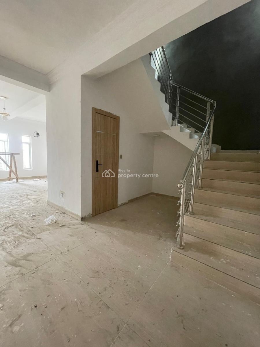 2 Bedroom Maisonette in Lekki Phase 1, Lekki Phase 1, Lekki, Lagos, Block of Flats for Sale