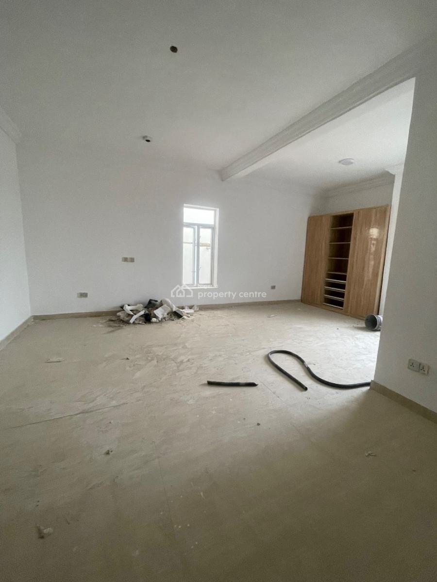 2 Bedroom Maisonette in Lekki Phase 1, Lekki Phase 1, Lekki, Lagos, Block of Flats for Sale