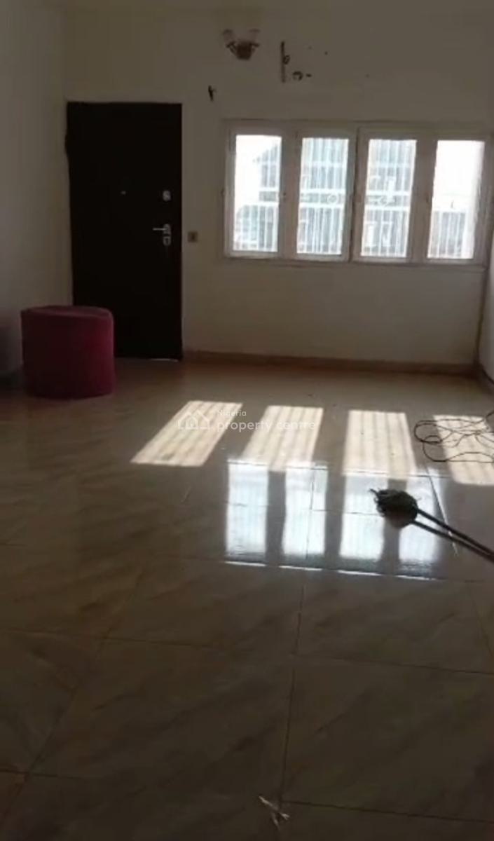 Spacious 3 Bedroom Apartment, Sabo, Yaba, Lagos, Flat / Apartment for Rent