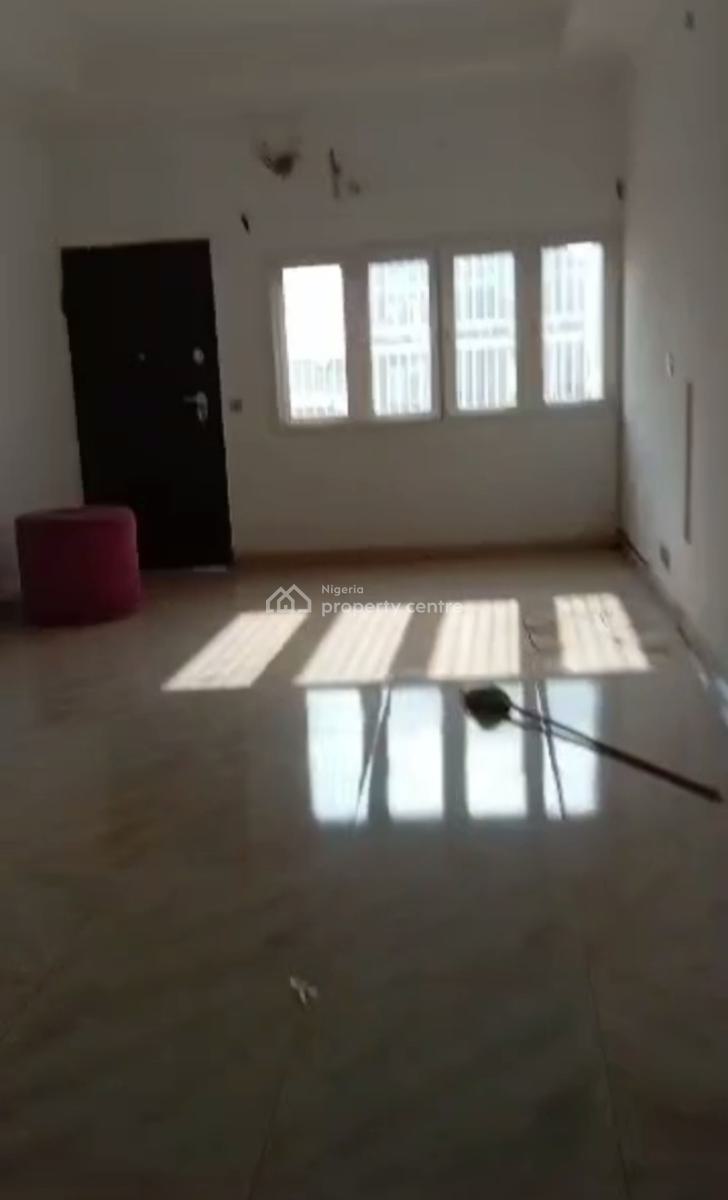 Spacious 3 Bedroom Apartment, Sabo, Yaba, Lagos, Flat / Apartment for Rent