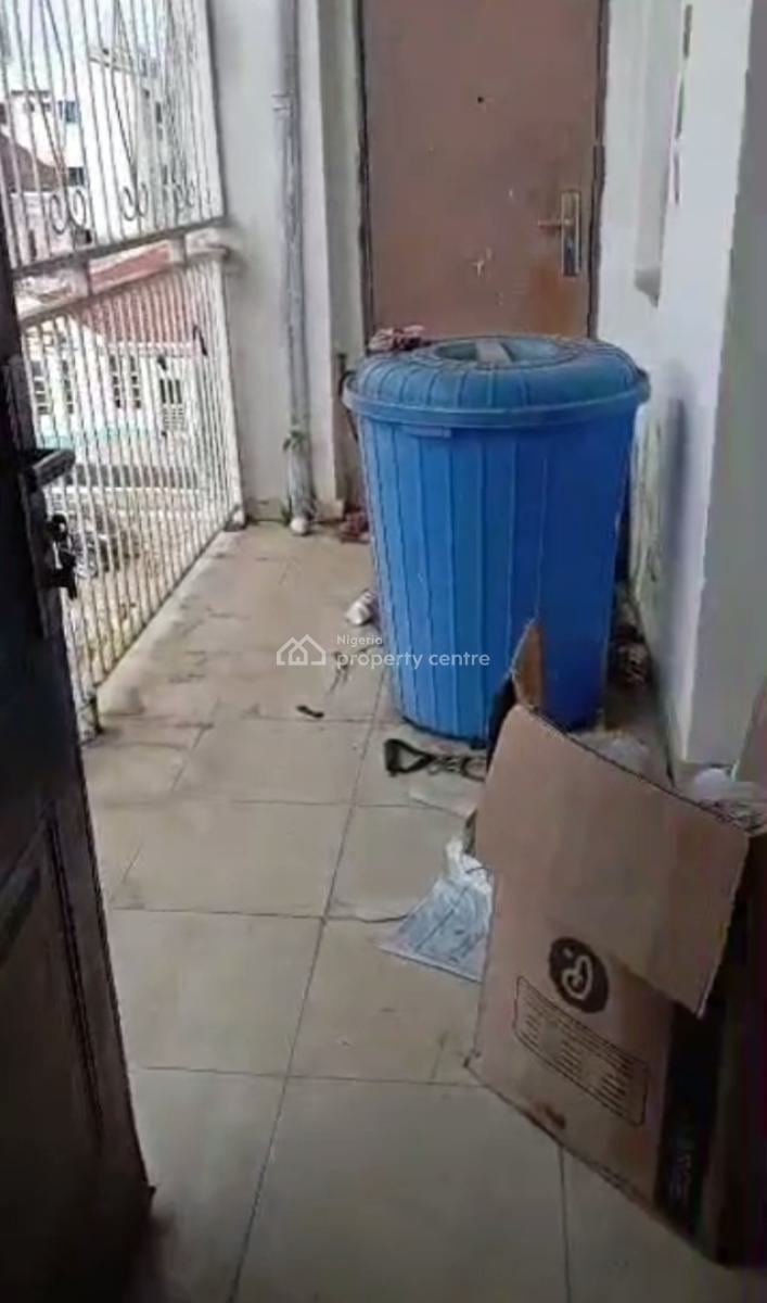 Spacious 3 Bedroom Apartment, Sabo, Yaba, Lagos, Flat / Apartment for Rent