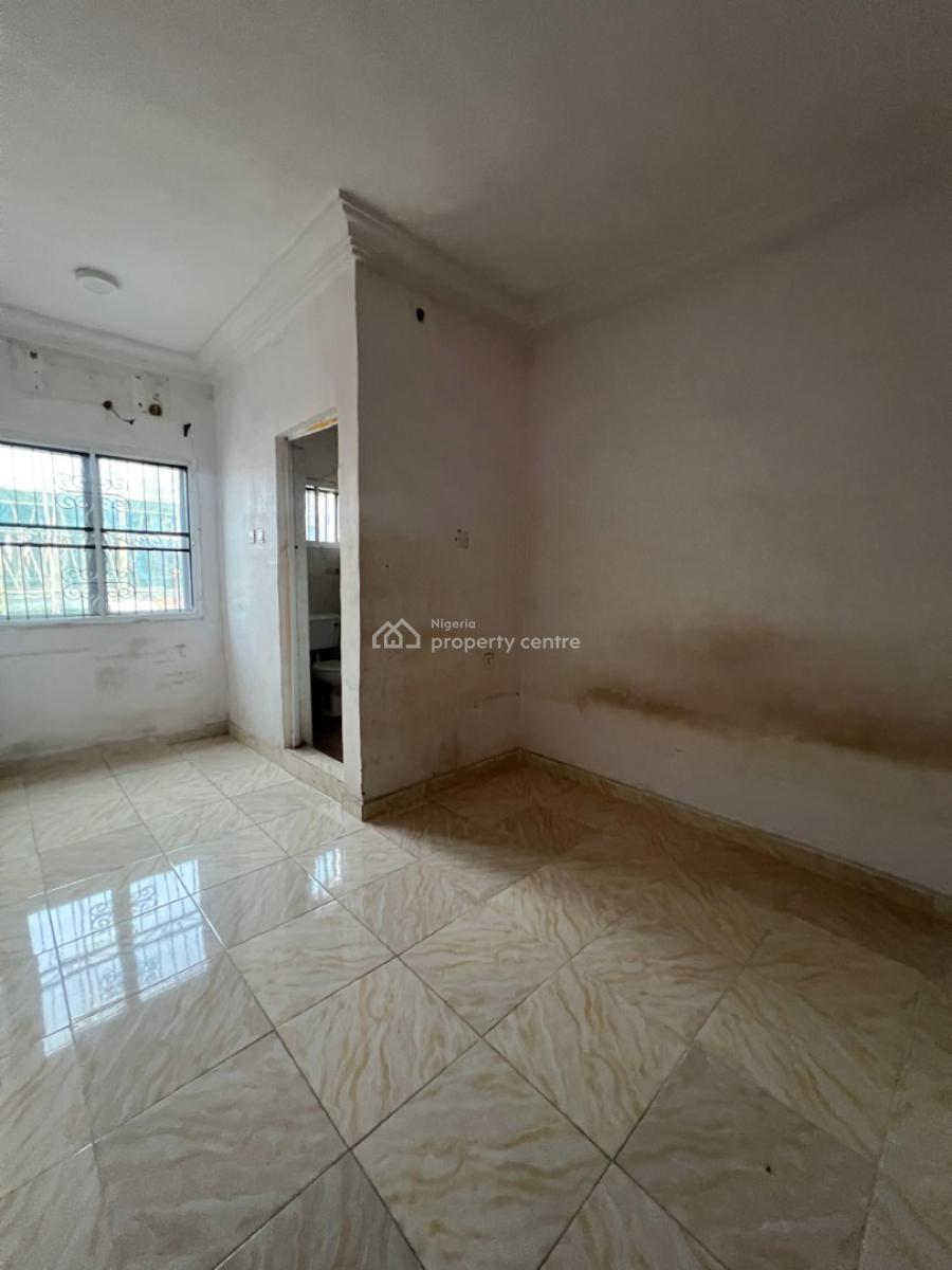 Standard Mini Flat with Ac, Off Pedro Road, Shomolu, Lagos, Mini Flat (room and Parlour) for Rent