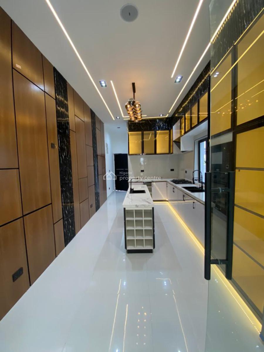 5 Bedroom Fully-detached Duplex with Bq, Ikota, Lekki, Lagos, Detached Duplex for Sale