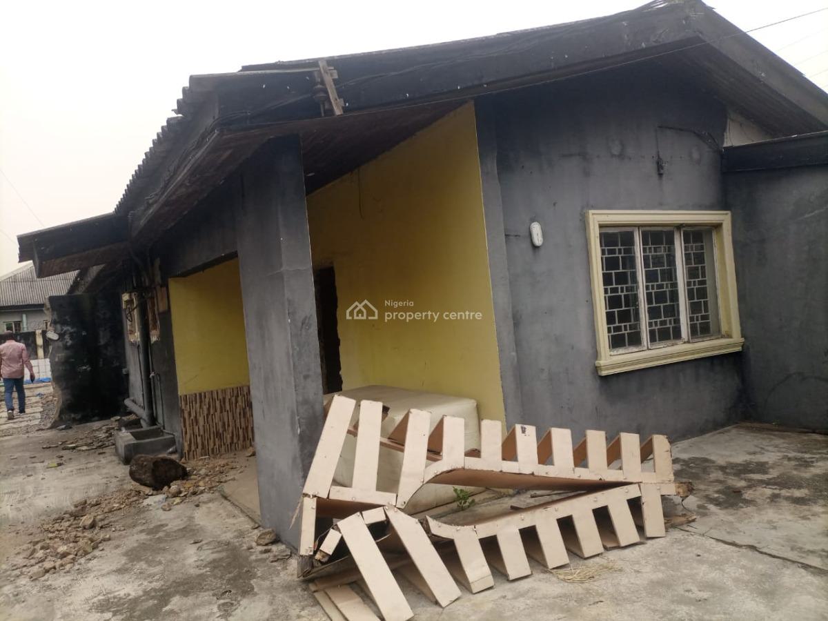 Demolishable 5 Bedroom Bungalow, on Eric Moore Close, Surulere, Lagos, House for Sale