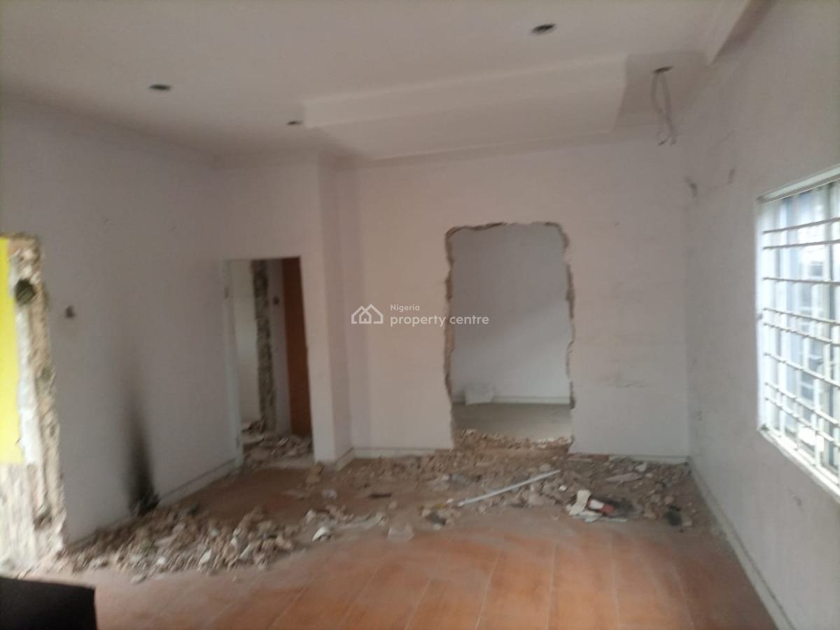 Demolishable 5 Bedroom Bungalow, on Eric Moore Close, Surulere, Lagos, House for Sale