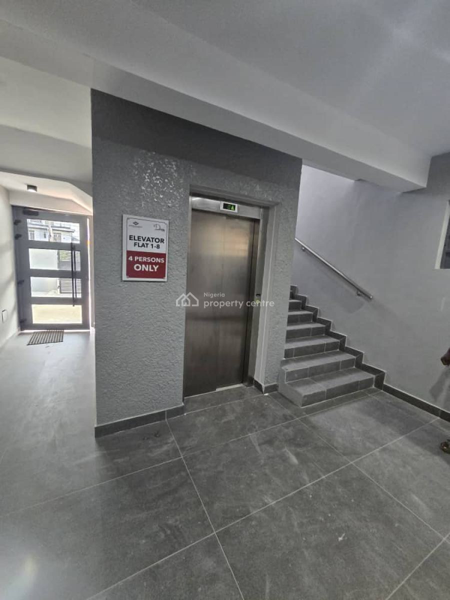 Fully Furnished & Serviced Luxury 3 Bedrooms Flat Upstairs with Lift, Lekki Phase 1 Behind Evercare Hospital Admiralty Way, Lekki, Lagos, Flat / Apartment for Rent